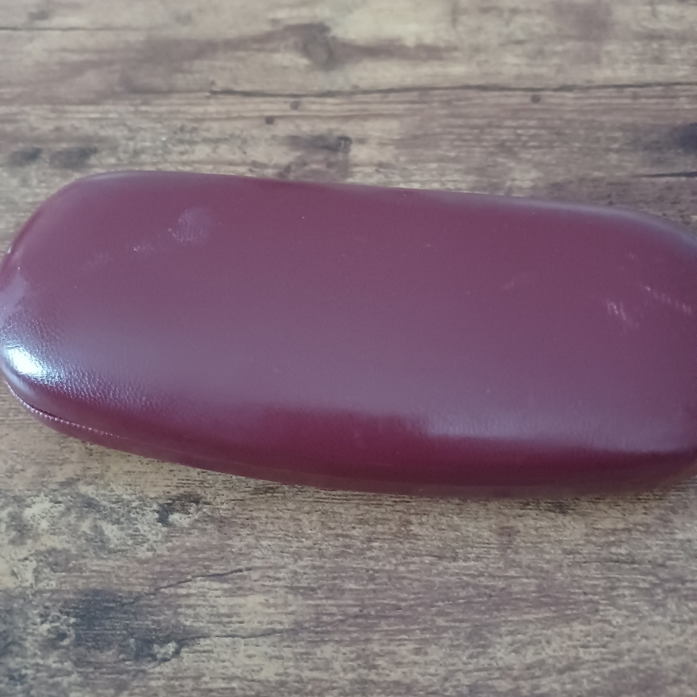 Runway Tween Frames W/ Case - image 8